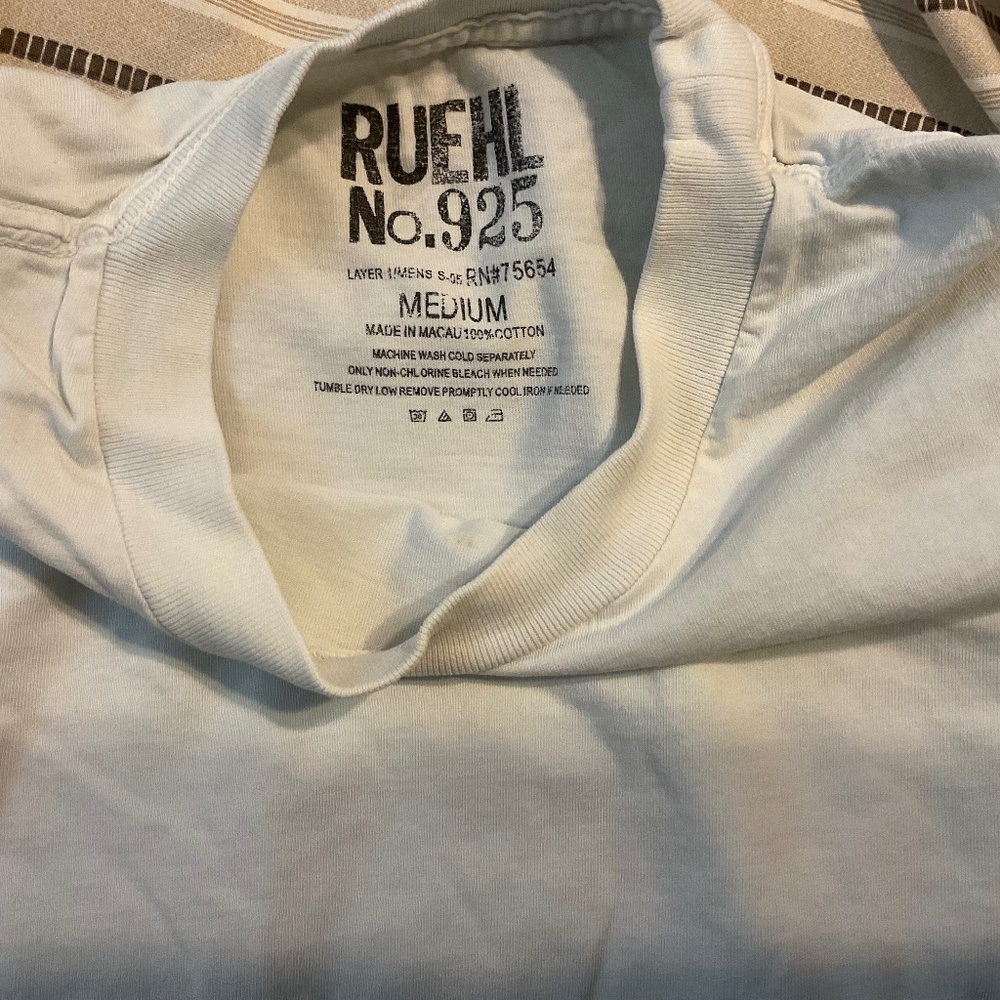 Ruehl No. 925 Medium Blue tee